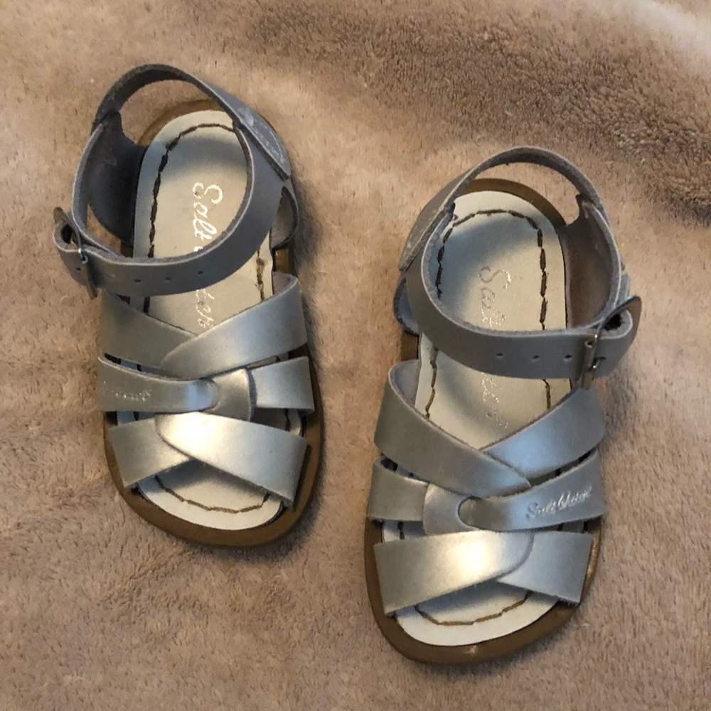 Salt Water sandals size 5 little girls